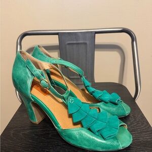 Miz Mooz Green Leather Ruffle Peep Toe Heels Size 8 | St. Patrick’s Day
